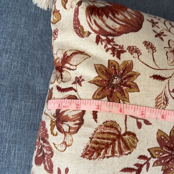 🍁Decorative Fall Lumbar Pillow 🍂 - Picture 7 of 11